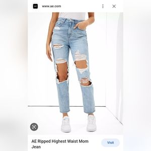 BNWOT American Eagle Distressed jeans